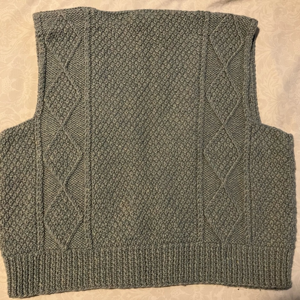 Irish Hand Knit Olive Green Sweater Vest Size Medium - Picture 2 of 7